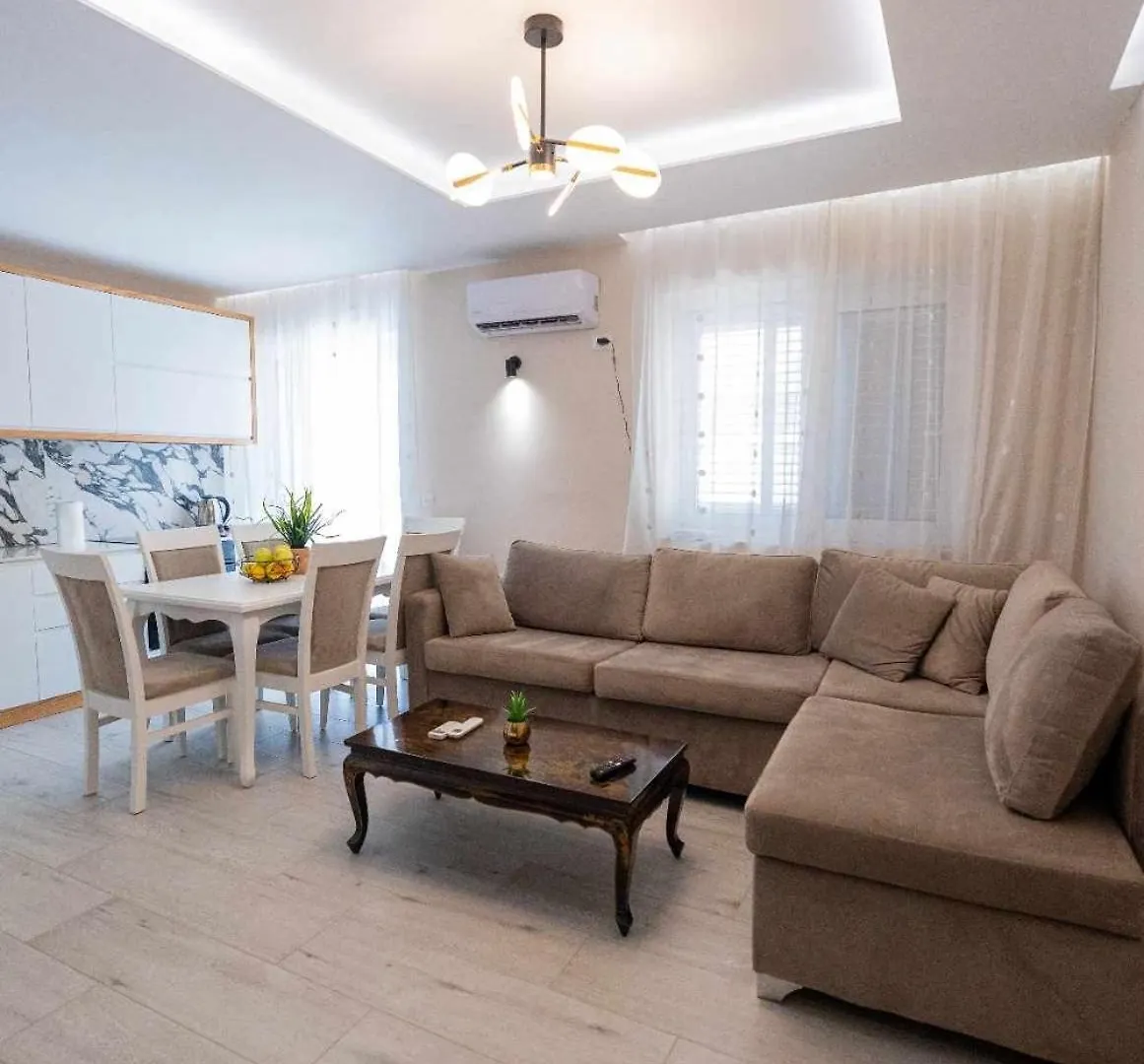 Zoto Luxury Apartment ヒマラ 0*,
