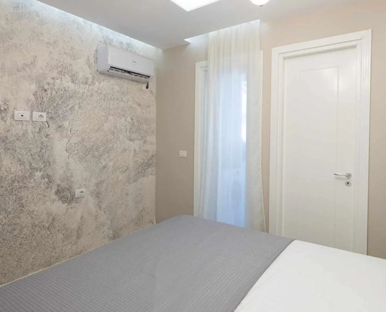 Zoto Luxury Apartment Himare