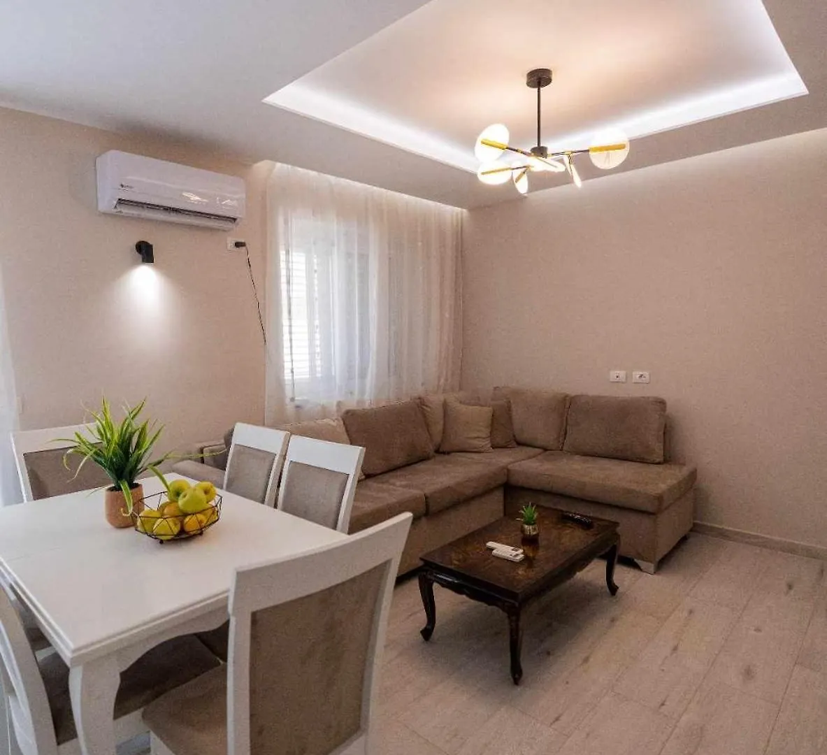 Zoto Luxury Apartment Himare