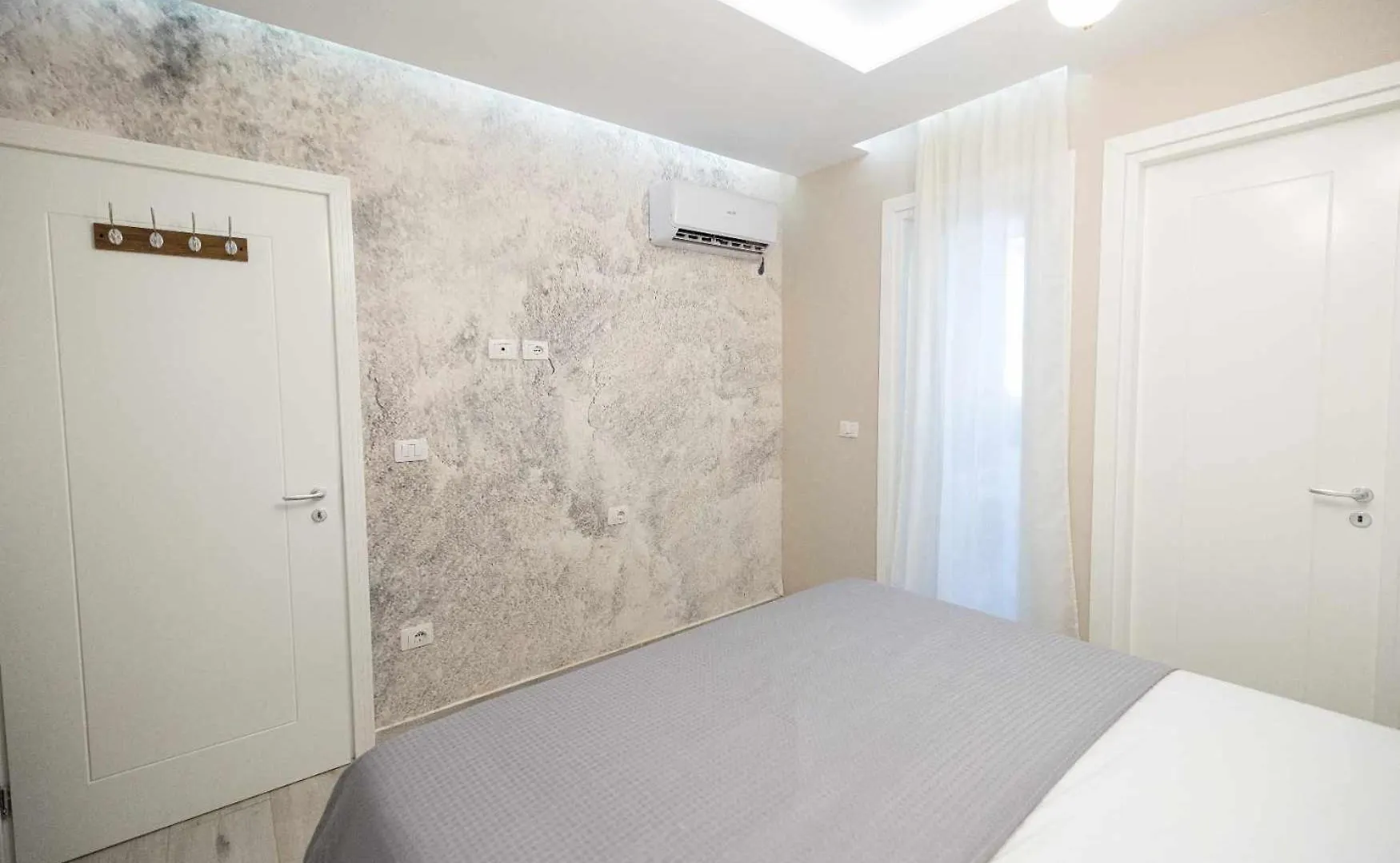 Zoto Luxury Apartment Himare