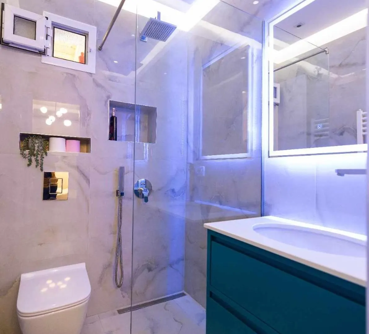 Zoto Luxury Apartment Himare 0*,  Albania