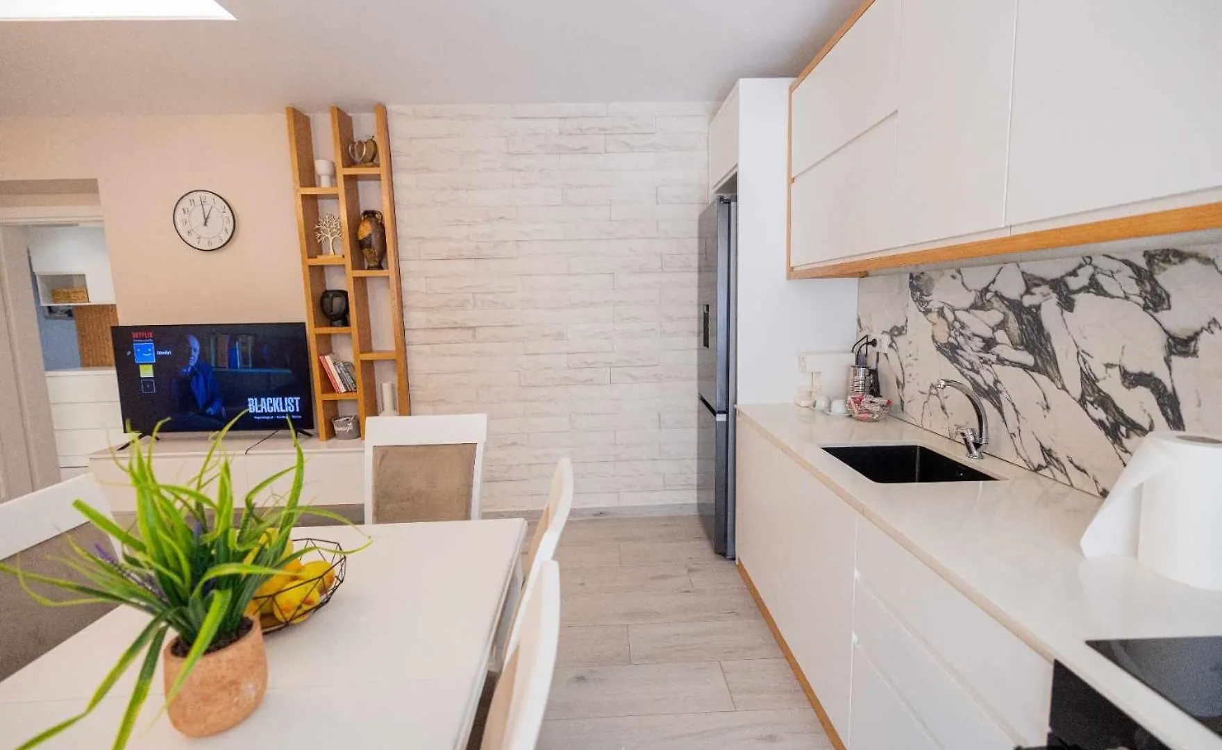 Zoto Luxury Apartment Himare