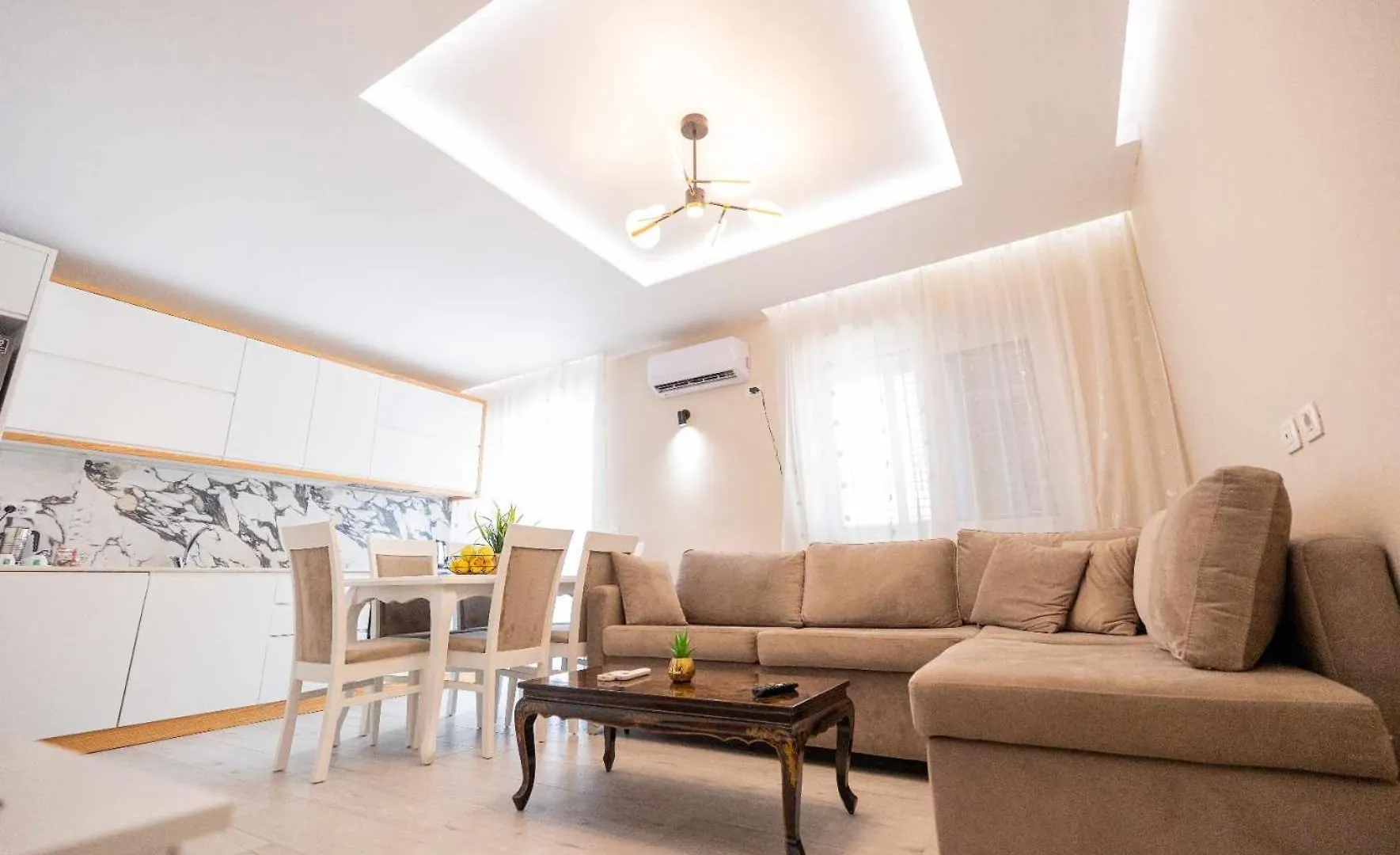 Zoto Luxury Apartment Himare